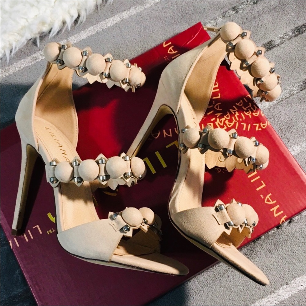 🔥♥️NIB Nude Sandals with decorative balls & metallic rivets - Picture 3 of 15